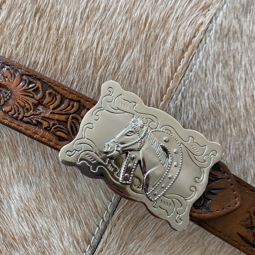 Nocona Boys Western Horse Buckle Embossed Leather Belt. Made in Texas. Size 26